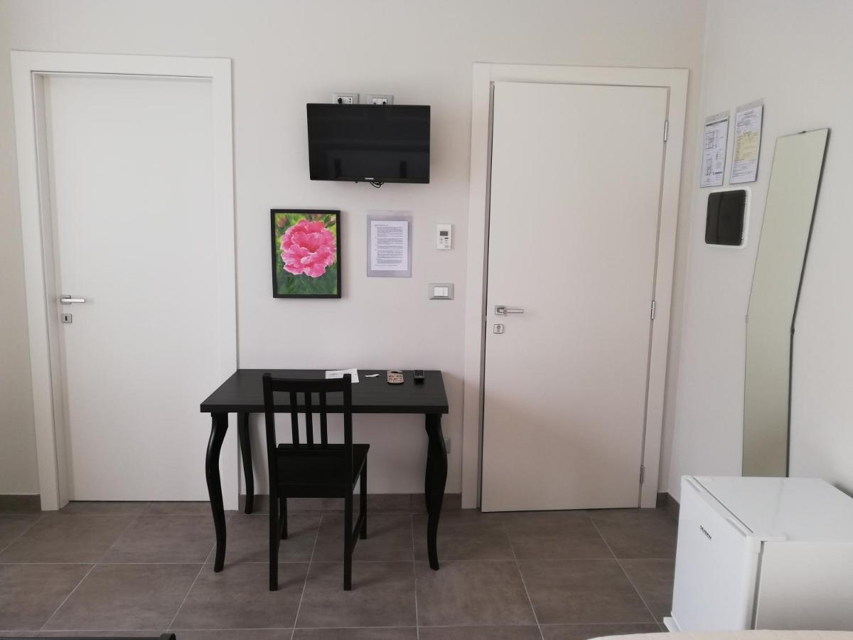 La Dama Room&Breakfast Russi Екстериор снимка