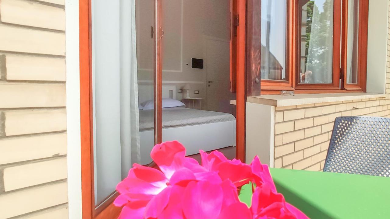 La Dama Room&Breakfast Russi Екстериор снимка